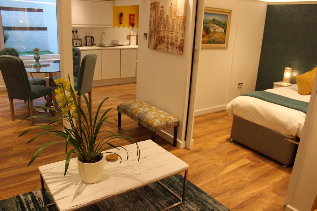 Cambridge City Apartments Bagian luar foto