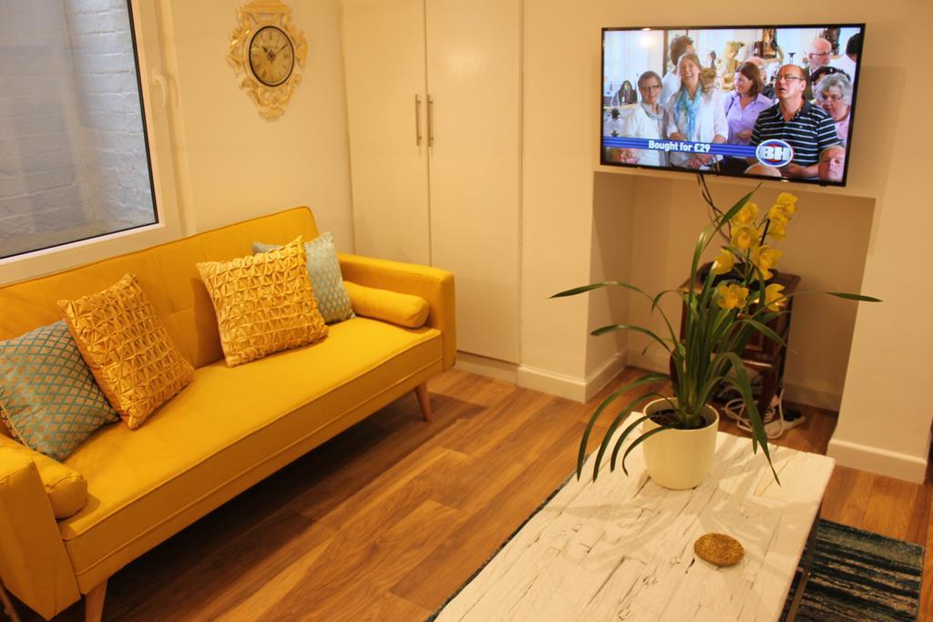 Cambridge City Apartments Bagian luar foto