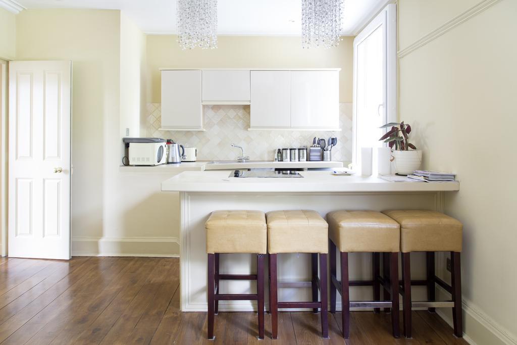 Cambridge City Apartments Bagian luar foto