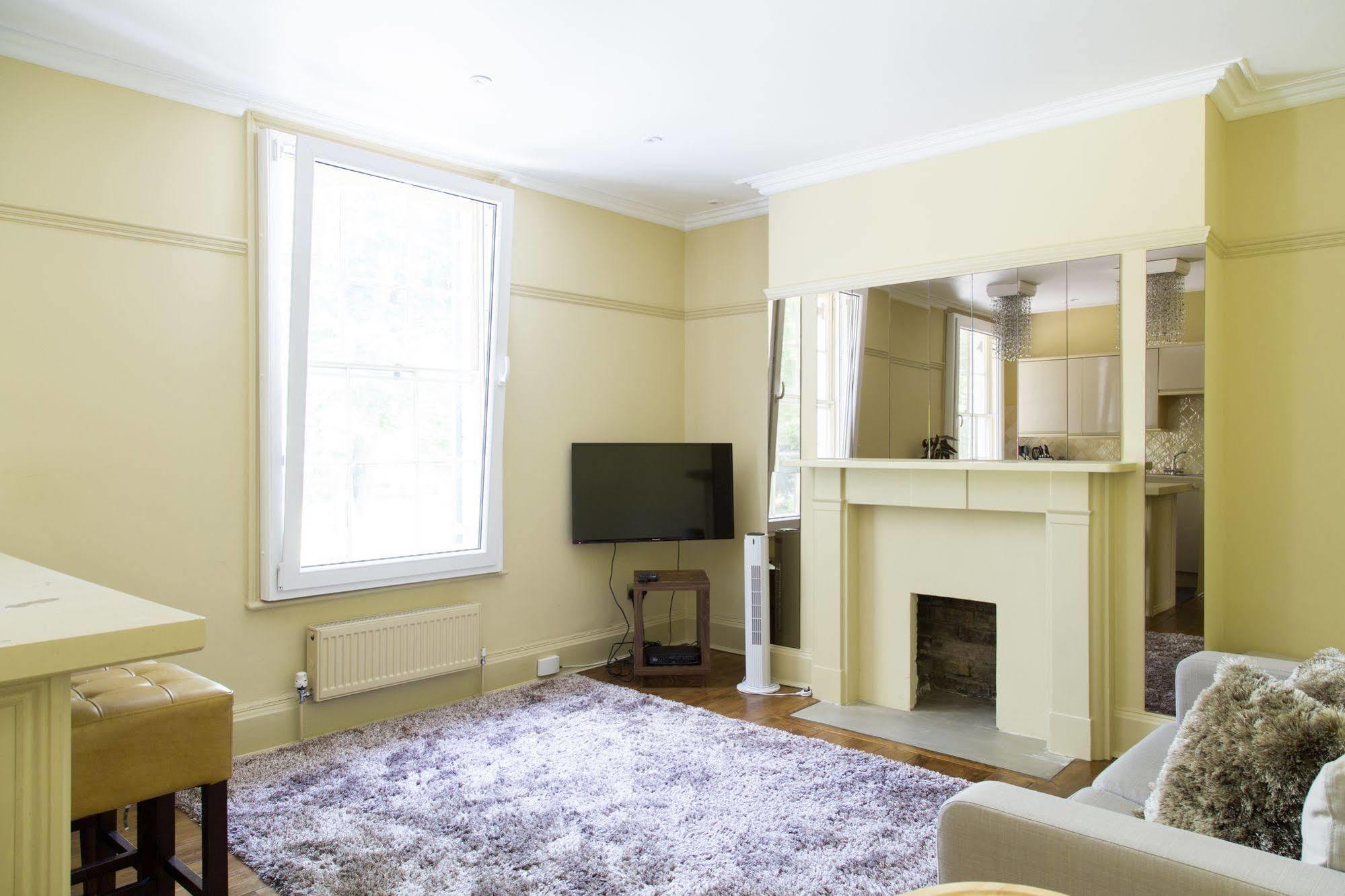 Cambridge City Apartments Bagian luar foto
