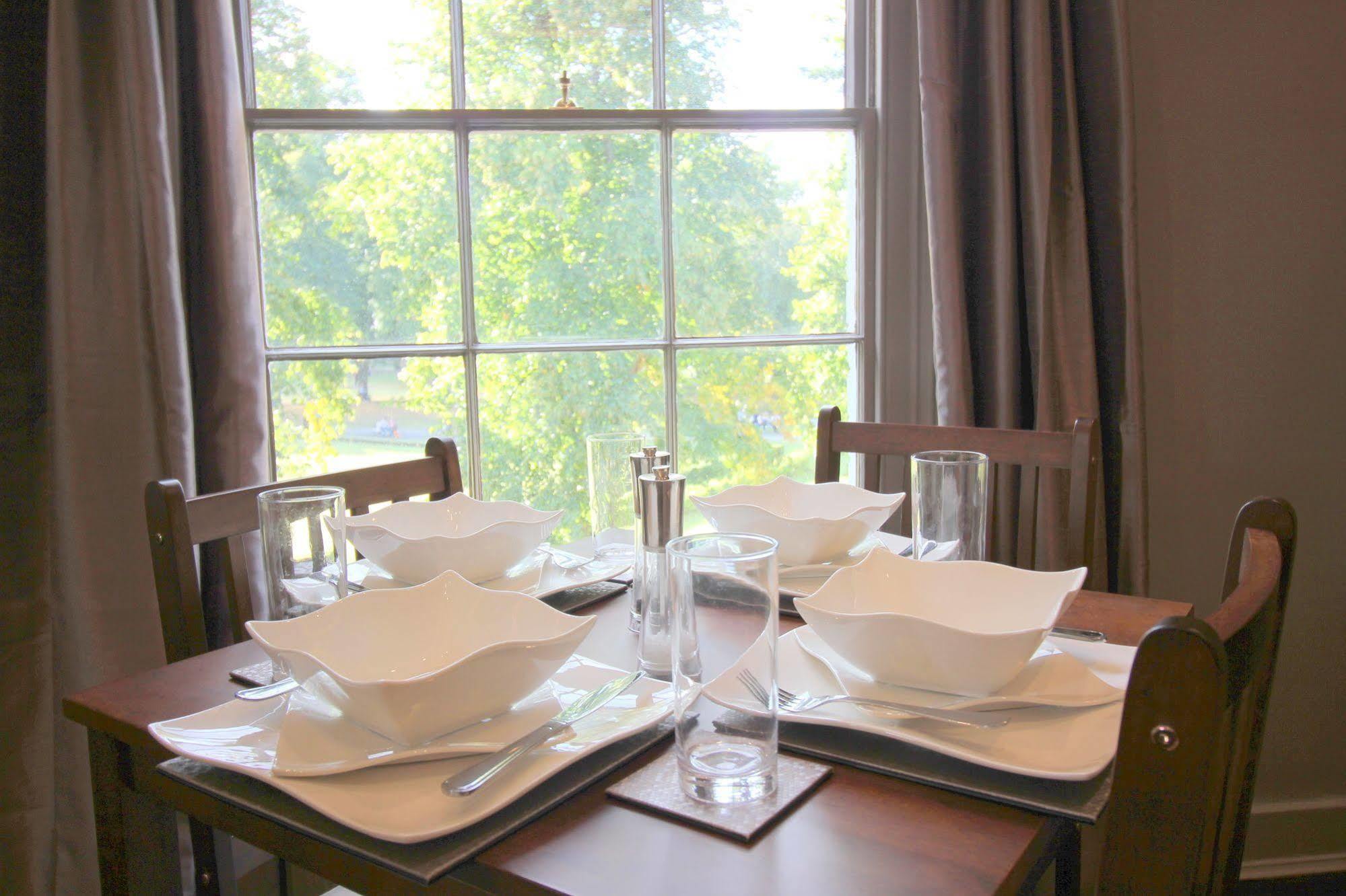 Cambridge City Apartments Bagian luar foto