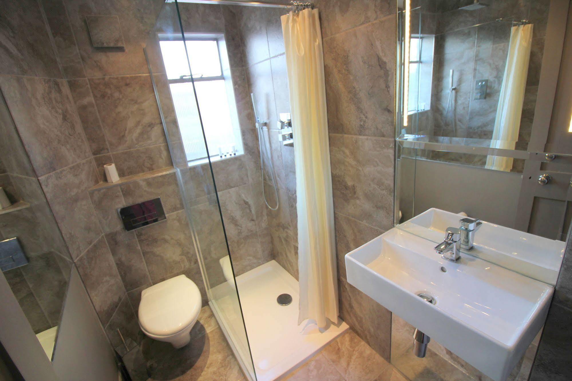 Cambridge City Apartments Bagian luar foto